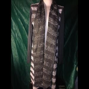 loveriche grey & white womens sweater large vintage